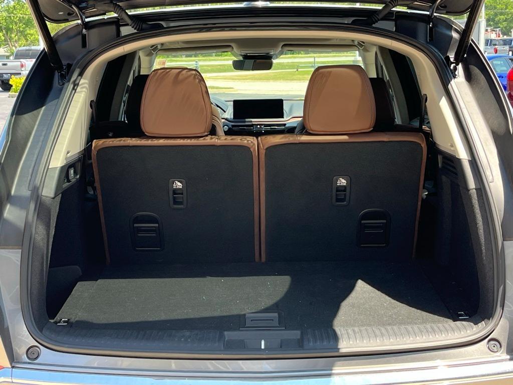 used 2025 Acura MDX car, priced at $51,433