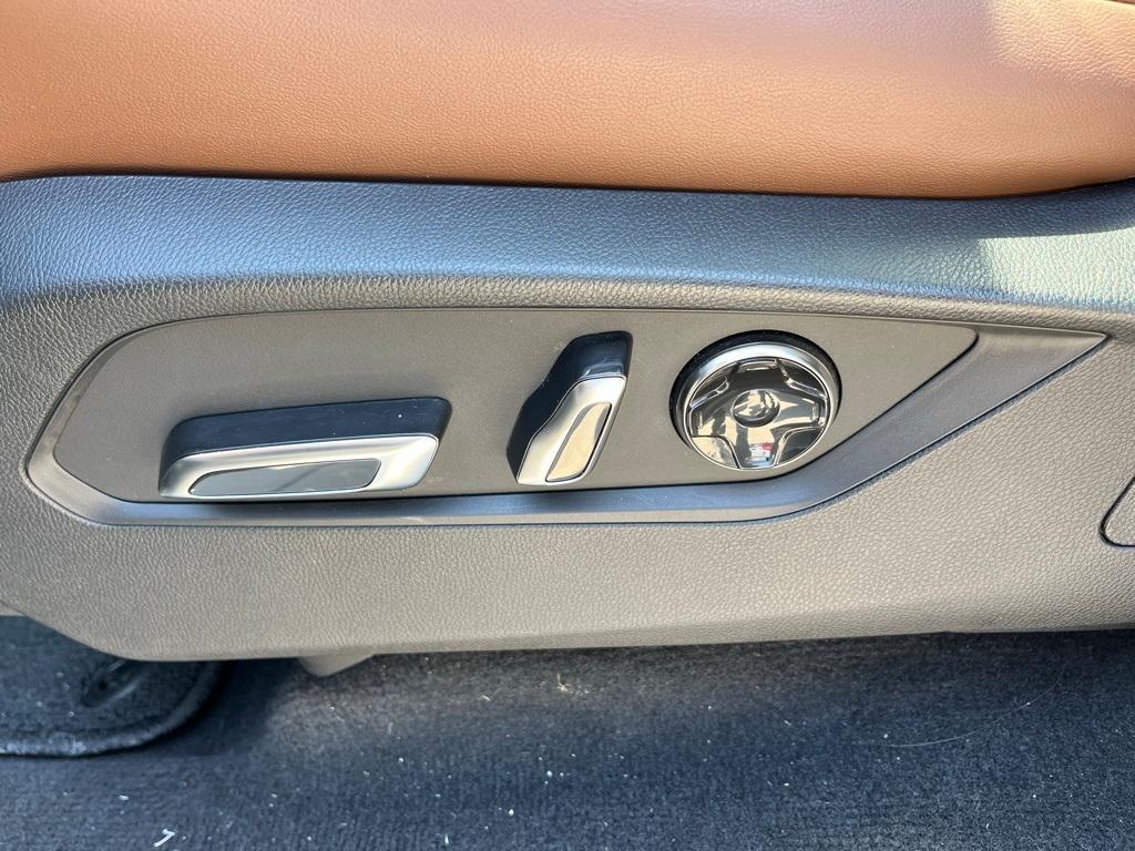 used 2025 Acura MDX car, priced at $51,433