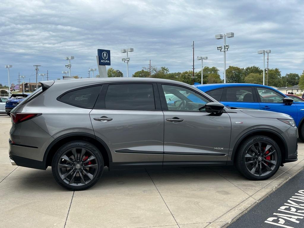 used 2022 Acura MDX car, priced at $44,618
