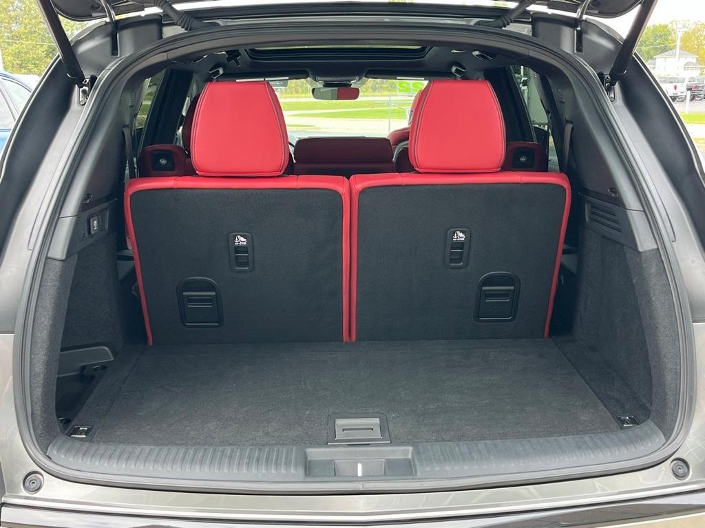 used 2022 Acura MDX car, priced at $44,618