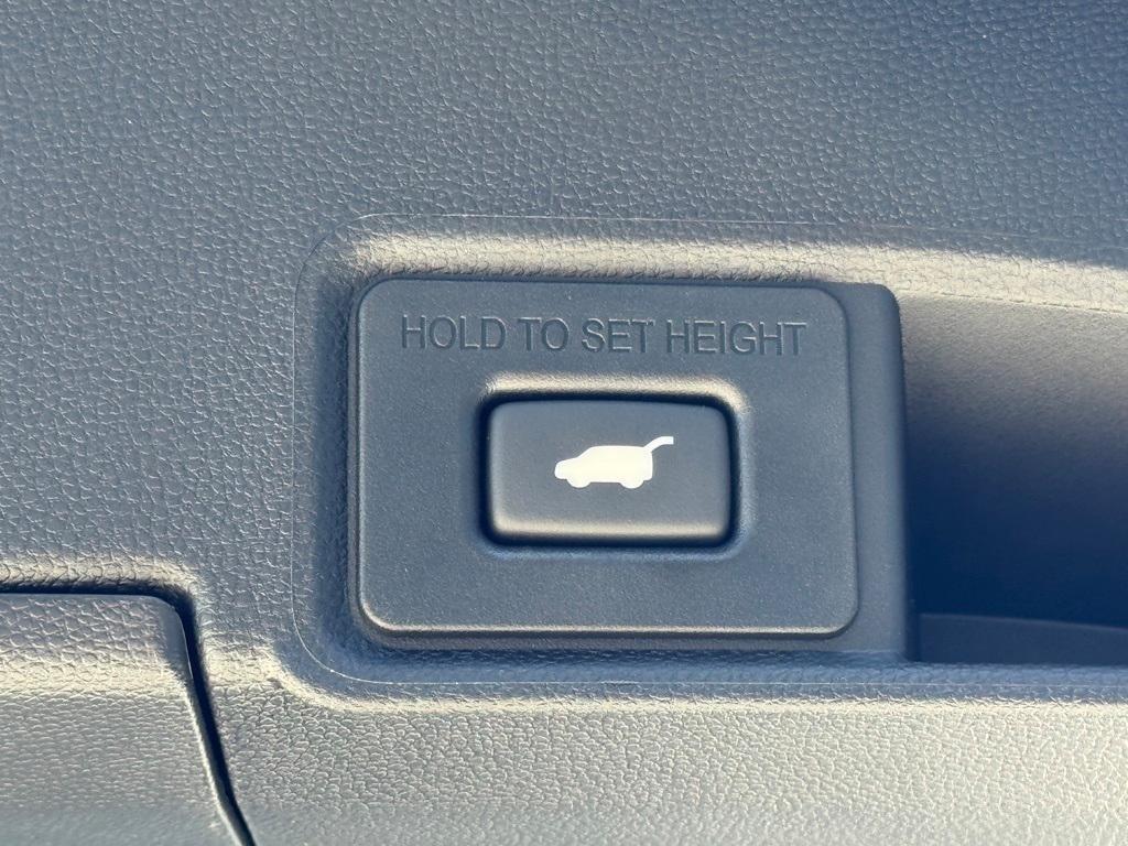 new 2025 Acura RDX car, priced at $49,250