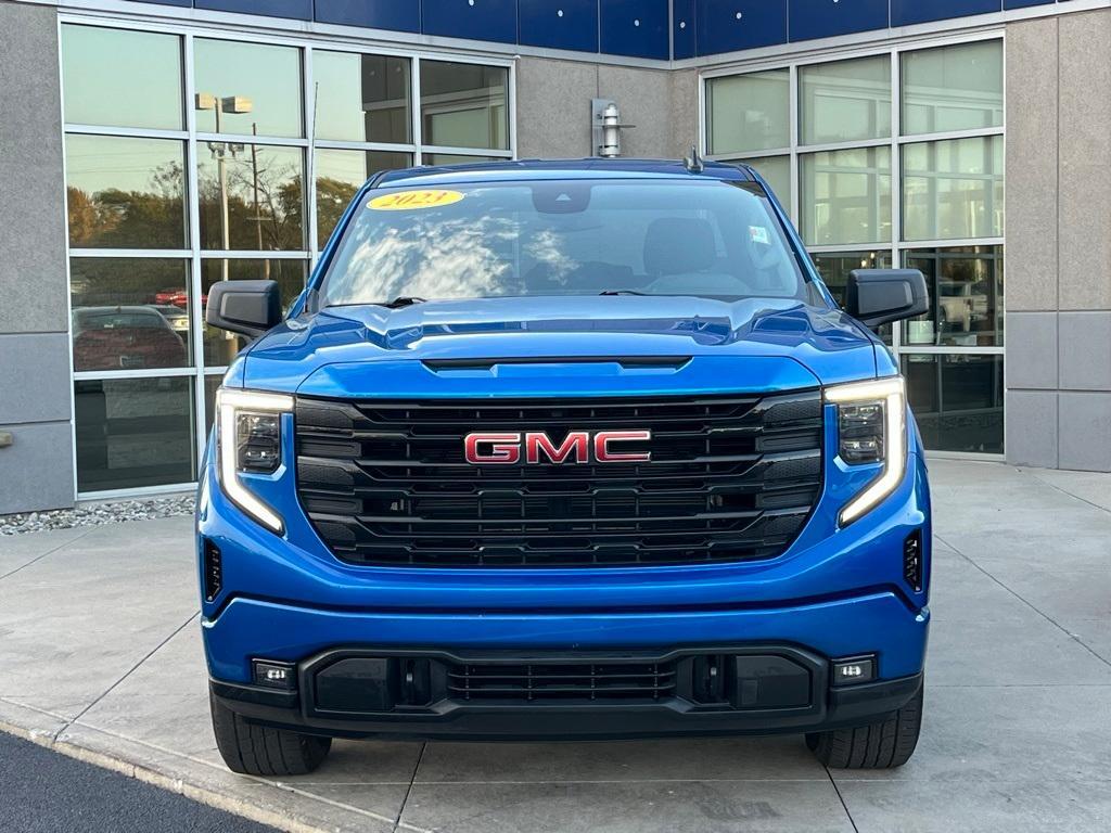 used 2023 GMC Sierra 1500 car, priced at $38,201