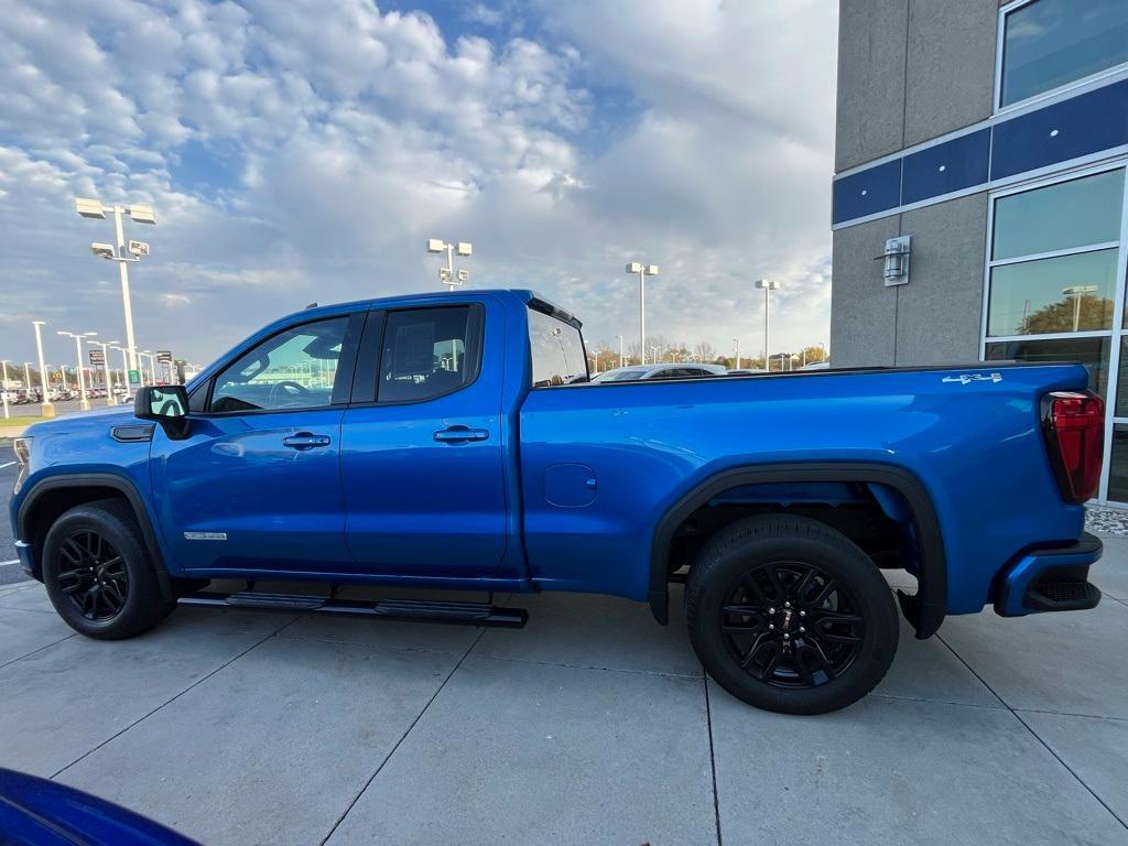 used 2023 GMC Sierra 1500 car, priced at $38,201