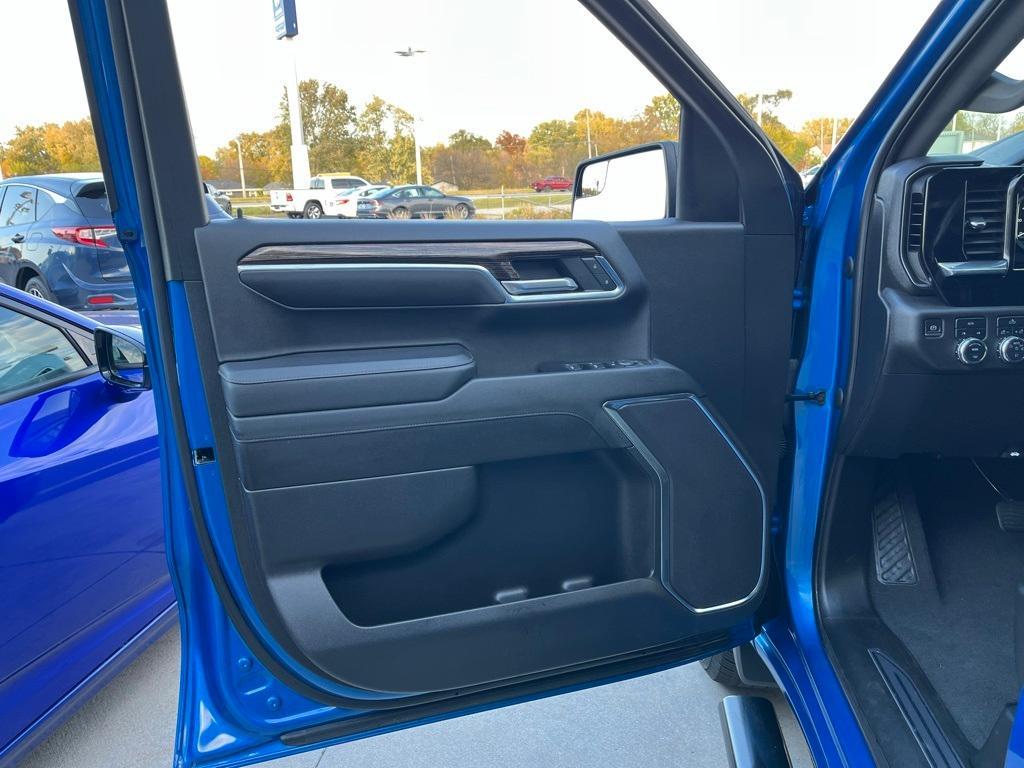 used 2023 GMC Sierra 1500 car, priced at $38,201