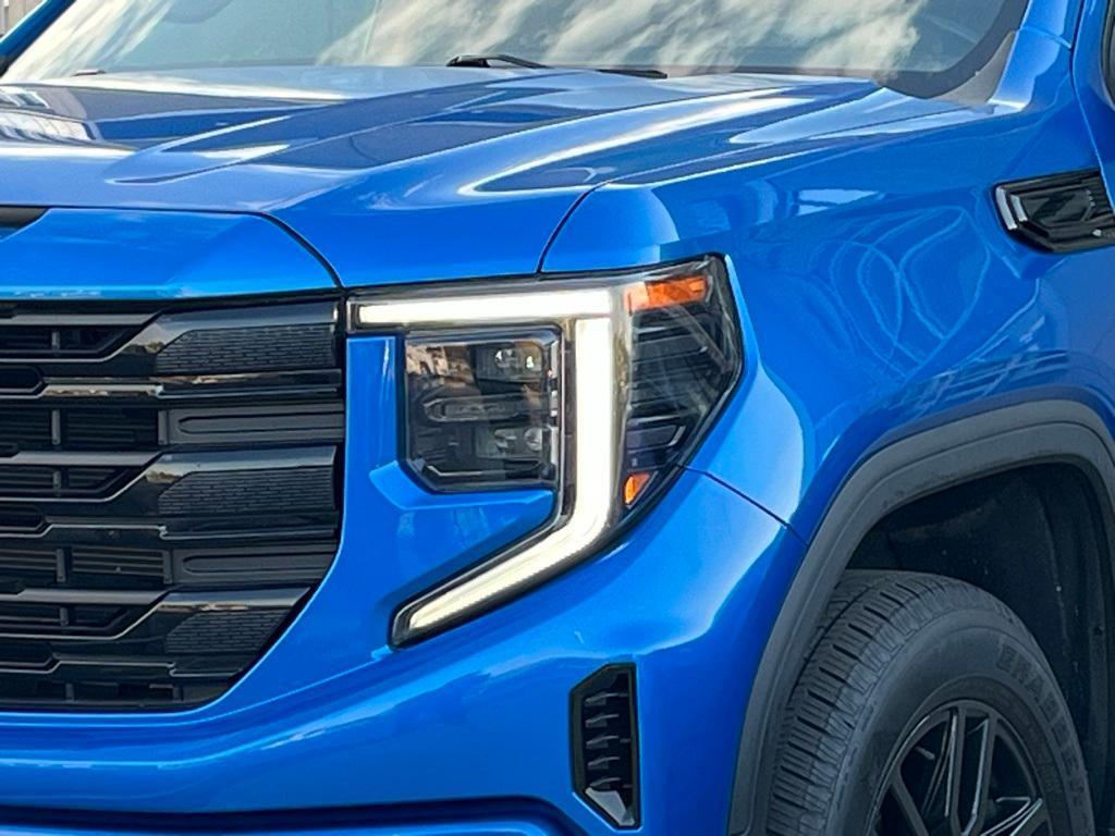 used 2023 GMC Sierra 1500 car, priced at $38,201