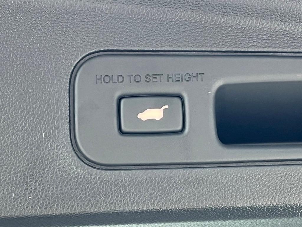 new 2026 Acura MDX car, priced at $61,350