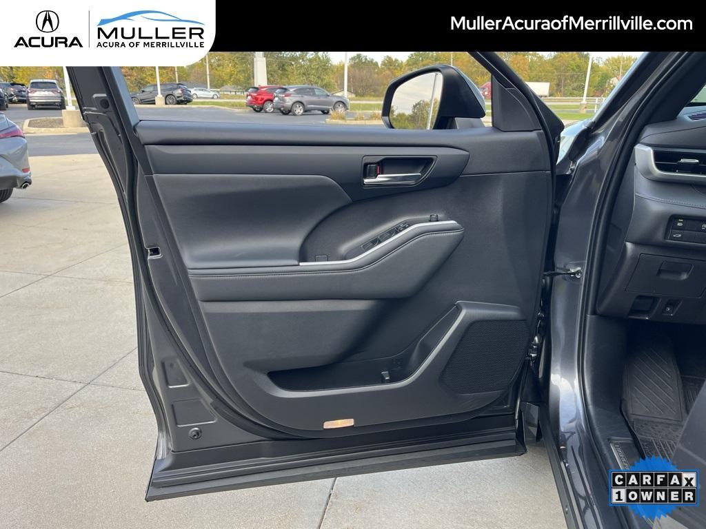 used 2023 Toyota Highlander car, priced at $39,930