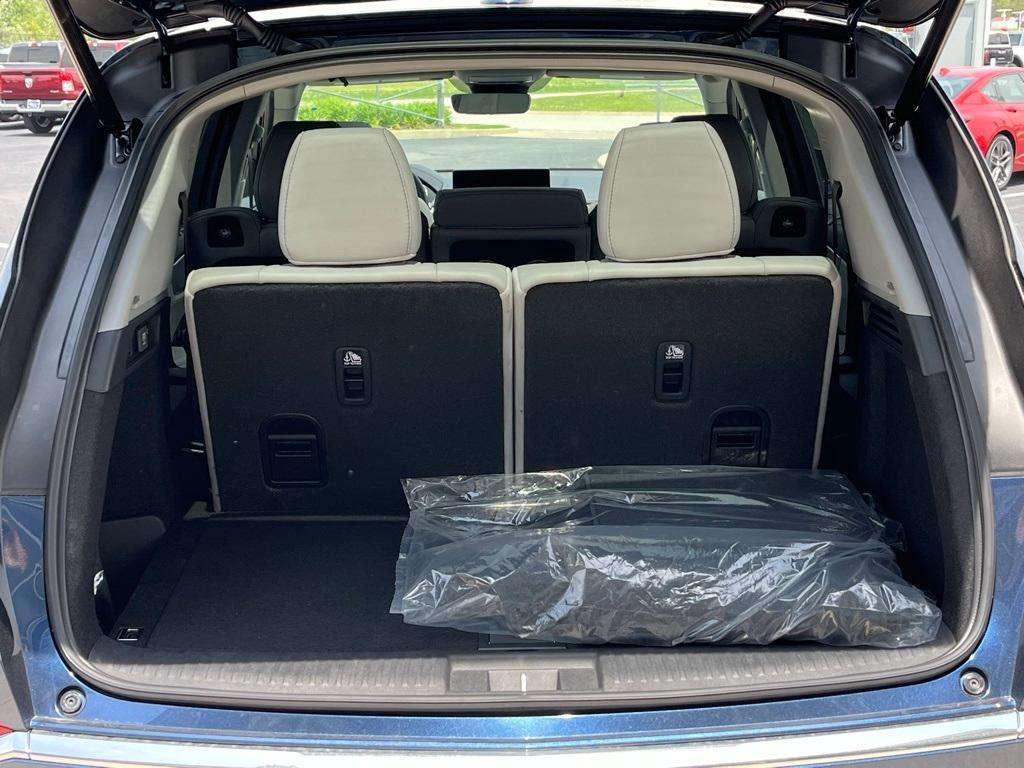 new 2025 Acura MDX car, priced at $56,740