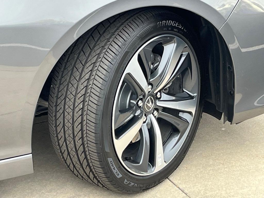 used 2025 Acura TLX car, priced at $39,427