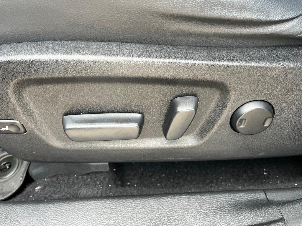 used 2017 Toyota Highlander car, priced at $24,525