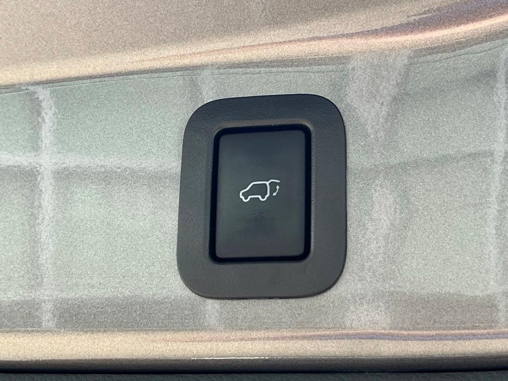 used 2017 Toyota Highlander car, priced at $24,525