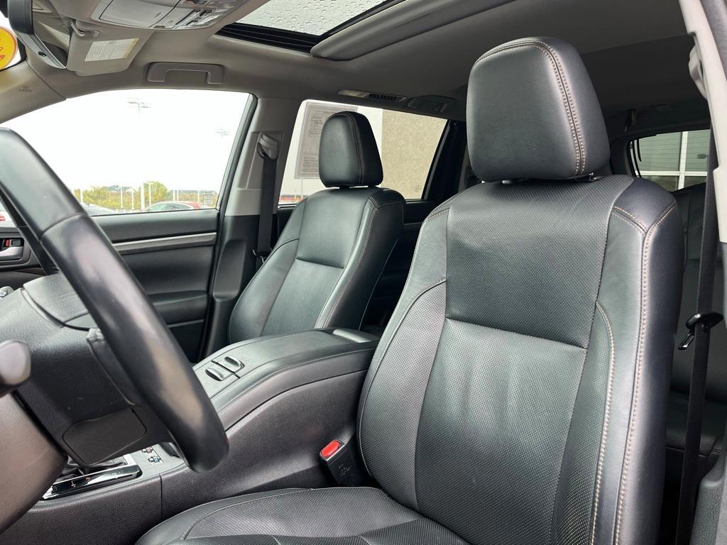 used 2017 Toyota Highlander car, priced at $24,525