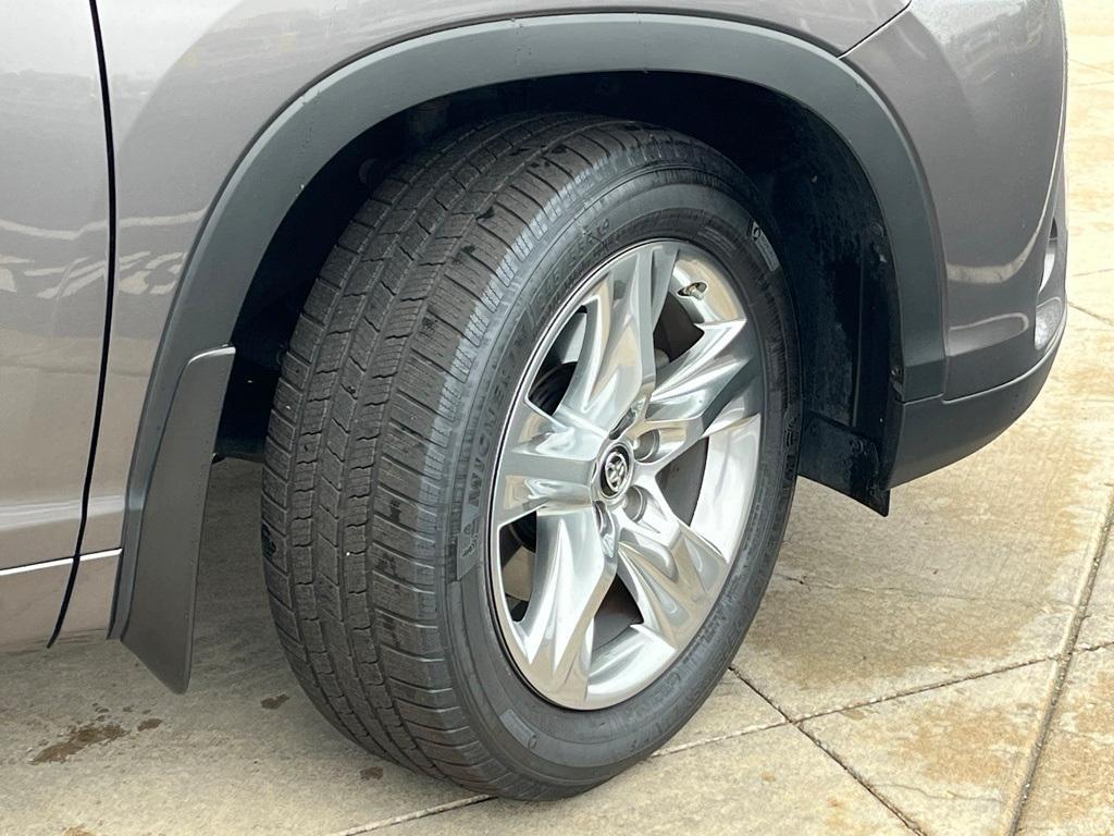 used 2017 Toyota Highlander car, priced at $24,525