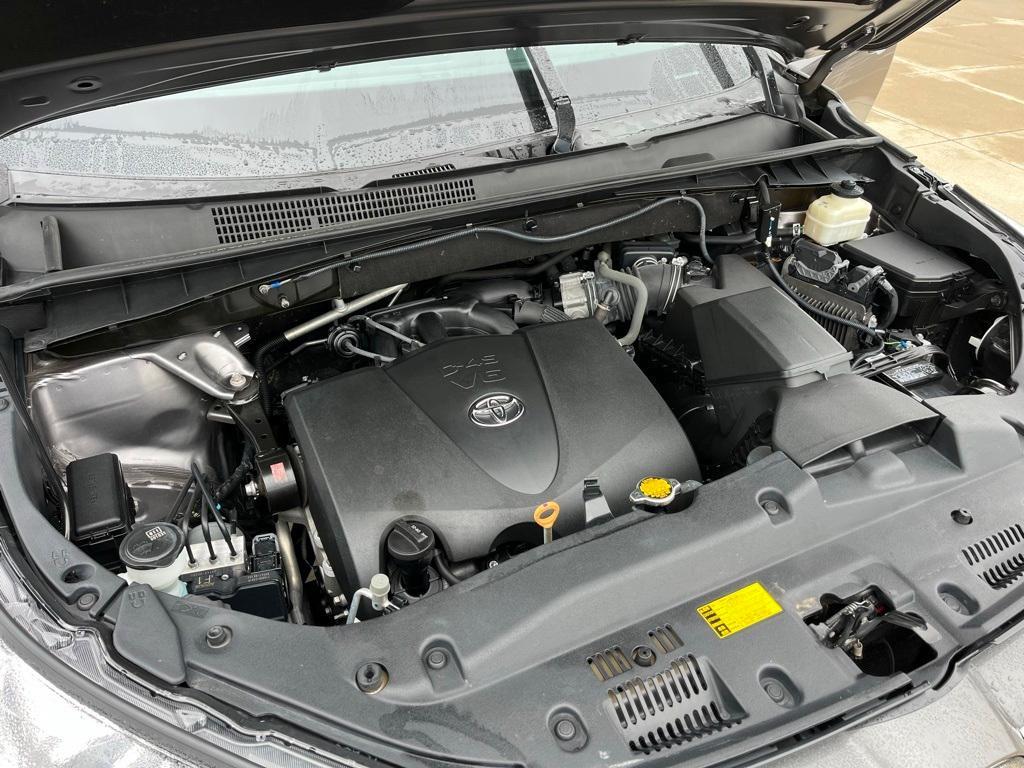 used 2017 Toyota Highlander car, priced at $24,525