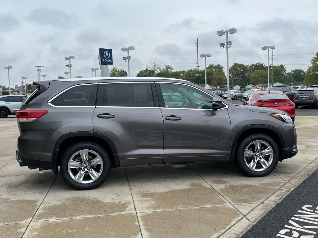 used 2017 Toyota Highlander car, priced at $24,525