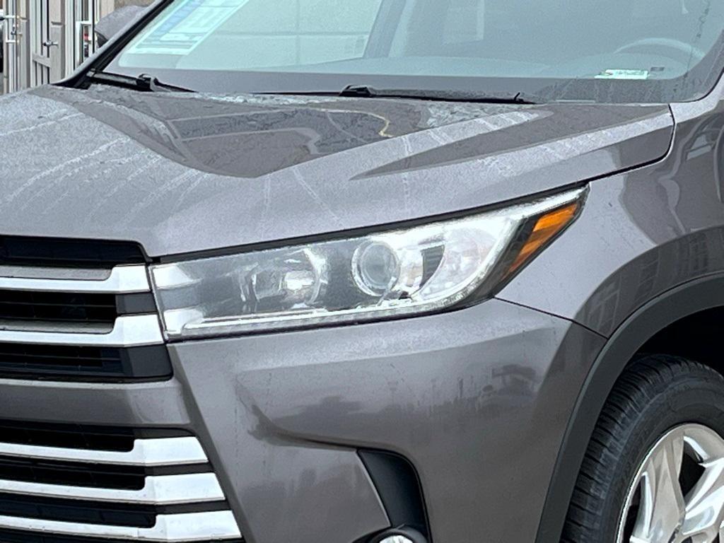 used 2017 Toyota Highlander car, priced at $24,525