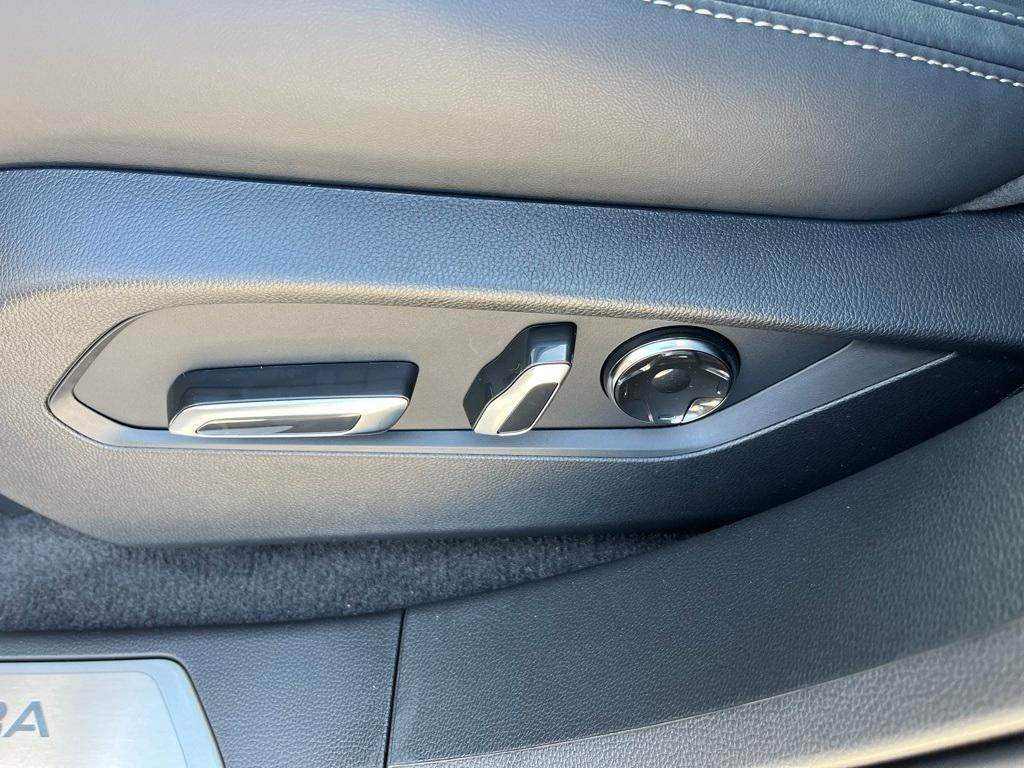 new 2025 Acura RDX car, priced at $49,250