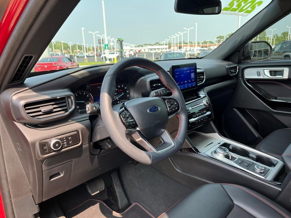 used 2023 Ford Explorer car, priced at $37,014