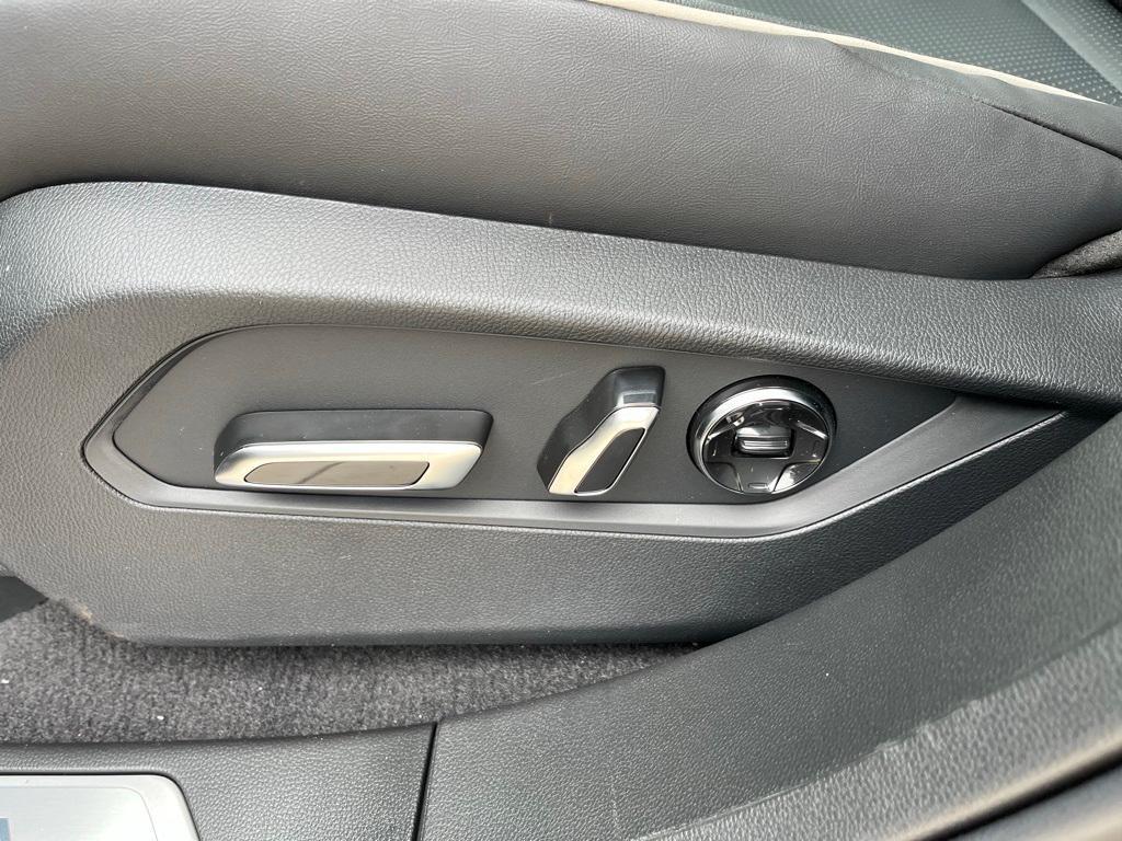 new 2025 Acura RDX car, priced at $54,400