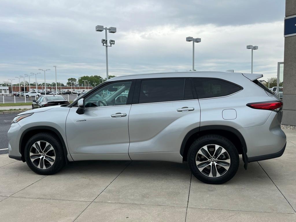 used 2021 Toyota Highlander Hybrid car, priced at $35,914