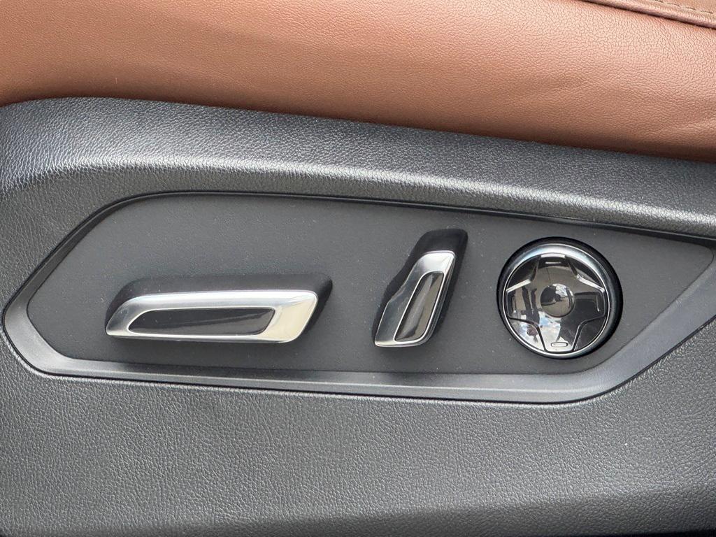 used 2023 Acura MDX car, priced at $42,925