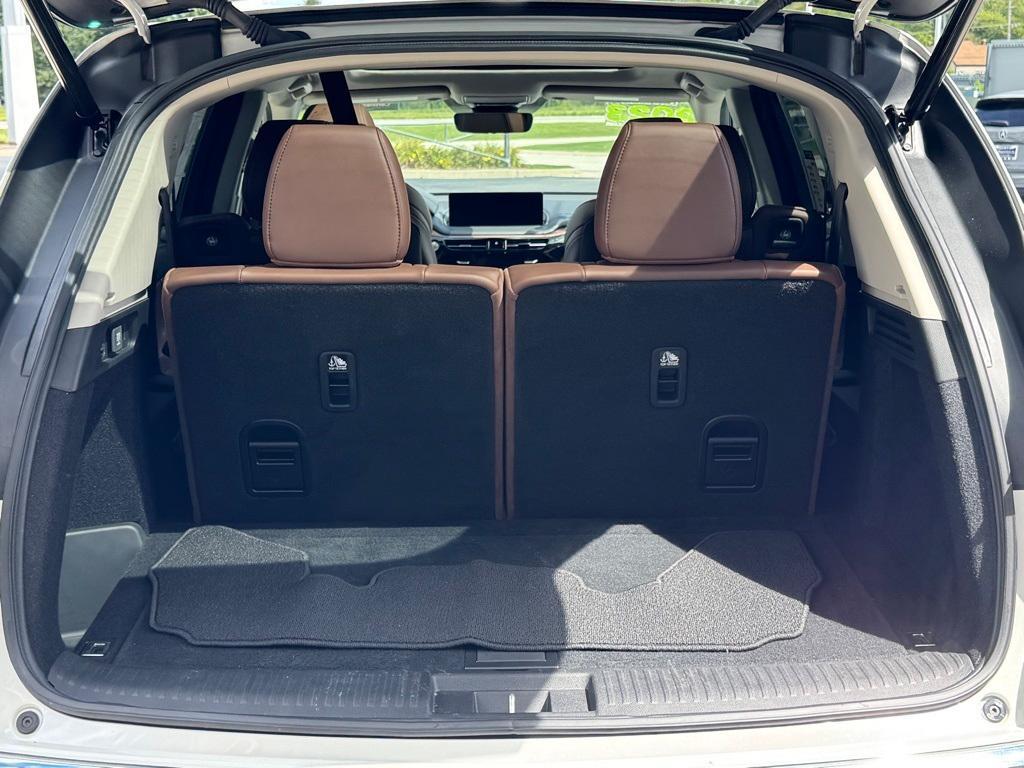 used 2023 Acura MDX car, priced at $42,925