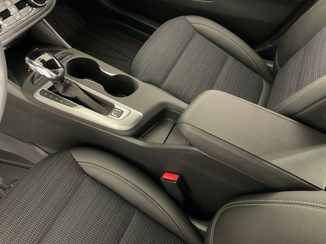 new 2025 Buick Envista car, priced at $27,800