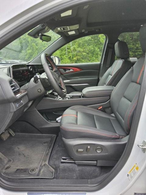 used 2024 Chevrolet Traverse car, priced at $52,774
