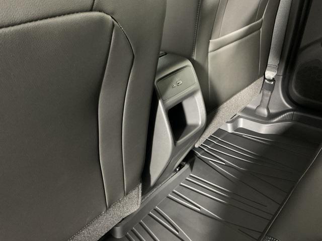 new 2025 Buick Envista car, priced at $28,100