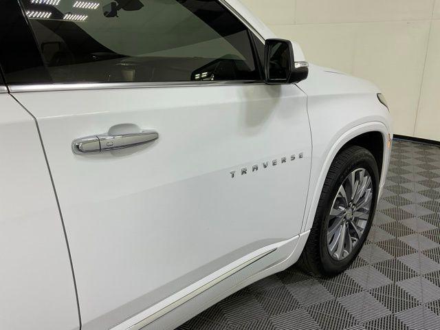 used 2023 Chevrolet Traverse car, priced at $38,671