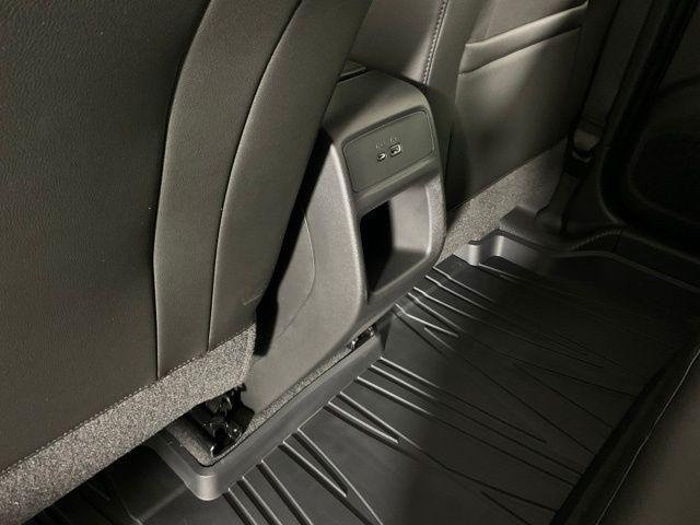 new 2025 Buick Envista car, priced at $27,205