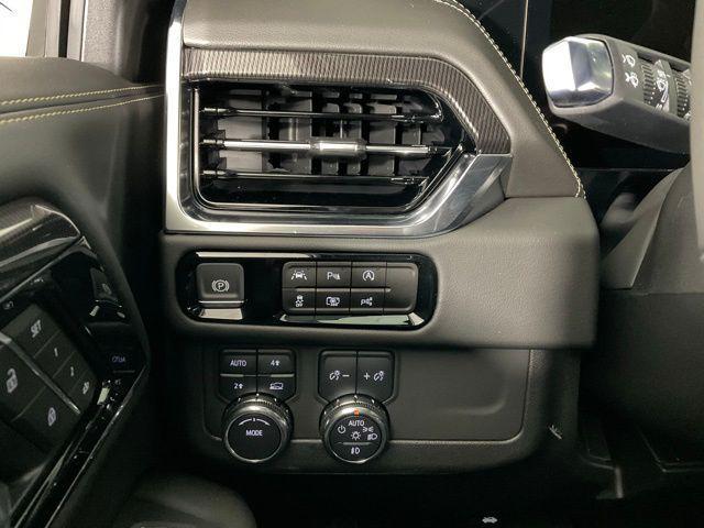 new 2025 GMC Yukon XL car, priced at $80,034