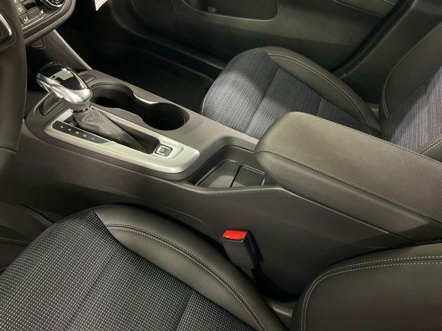 new 2025 Buick Envista car, priced at $27,035
