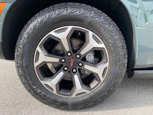 new 2025 GMC Yukon XL car, priced at $106,229
