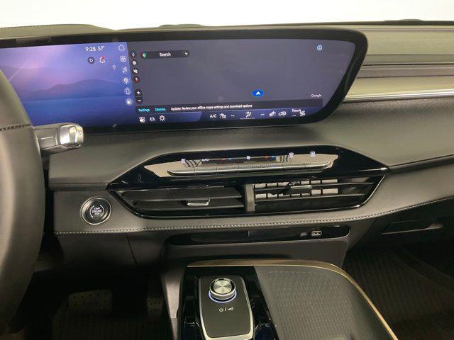 used 2025 Buick Enclave car, priced at $50,564