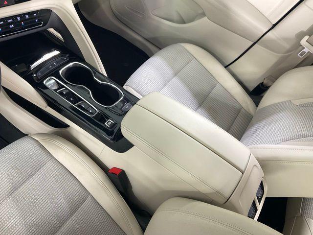 used 2022 Buick Envision car, priced at $24,274