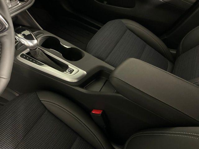 new 2025 Buick Envista car, priced at $27,605