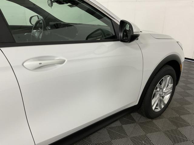 new 2025 Buick Envista car, priced at $27,605