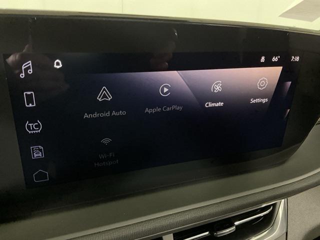 new 2025 Buick Envista car, priced at $27,010