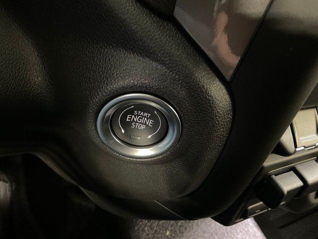 new 2025 GMC Sierra 1500 car, priced at $43,299