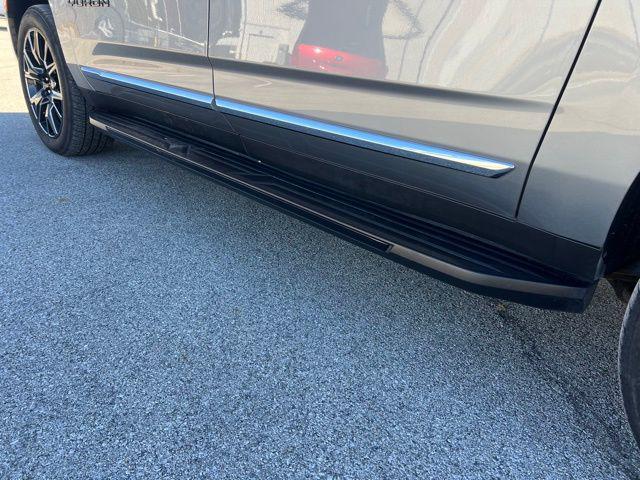 used 2024 GMC Yukon XL car, priced at $61,099