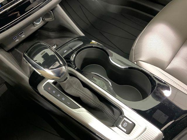 new 2025 Buick Envista car, priced at $32,210