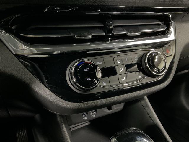 new 2025 Buick Envista car, priced at $28,505