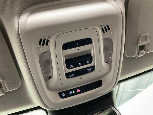 used 2025 Buick Envision car, priced at $37,640