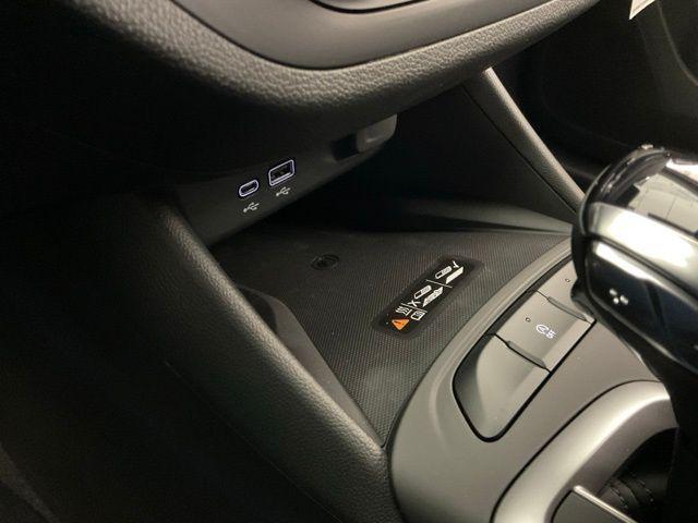 new 2025 Buick Envista car, priced at $27,605