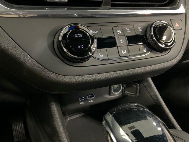 new 2025 Buick Envista car, priced at $27,130