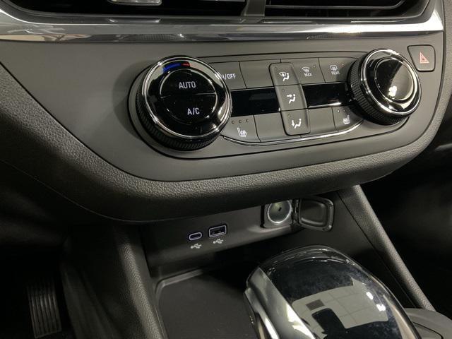 new 2025 Buick Envista car, priced at $27,130