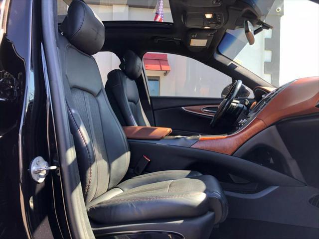 used 2019 Lincoln Nautilus car, priced at $29,999