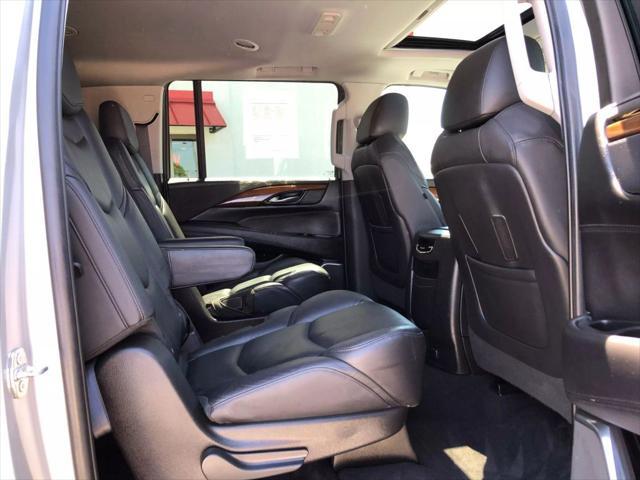 used 2020 Cadillac Escalade ESV car, priced at $29,950