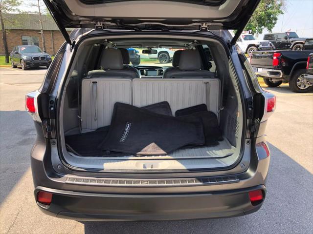 used 2014 Toyota Highlander car, priced at $14,999